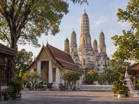 วัดมณีสถิตกปิฏฐาราม พระอารามหลวงกลางเมืองอุทัยธานี